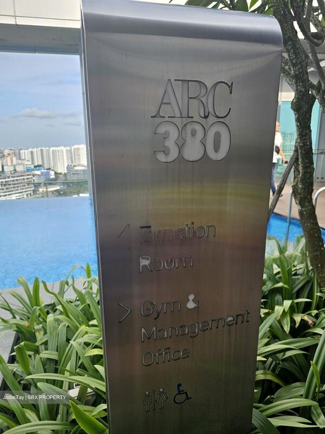 Arc 380 (D8), Office #451330071